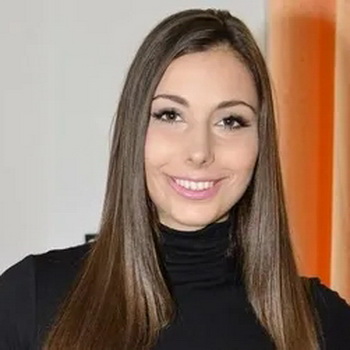 Carla Crouz Biography
